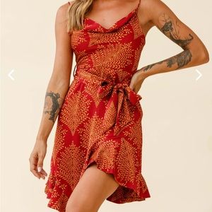 NWT Selfie Leslie On The Prowl Cowl Neck Asymmetrical Hem Dress Leaf Print Wine